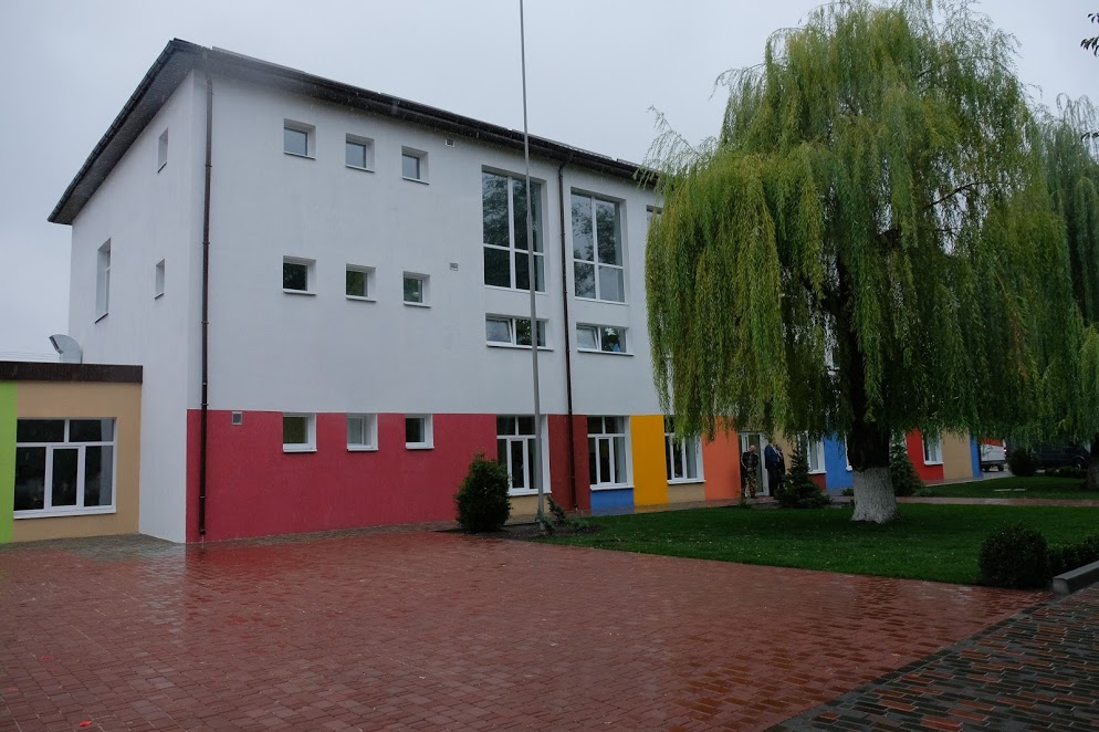 Резніченко: за три роки Дніпропетровська ОДА відремонтувала 70 шкіл